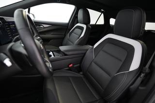 2024 Chevrolet Blazer EV — photo 3 of 23