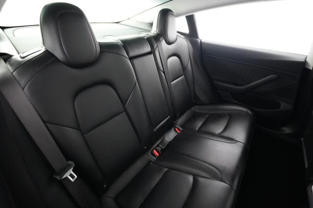 2018 Tesla Model 3 — photo 4 of 21