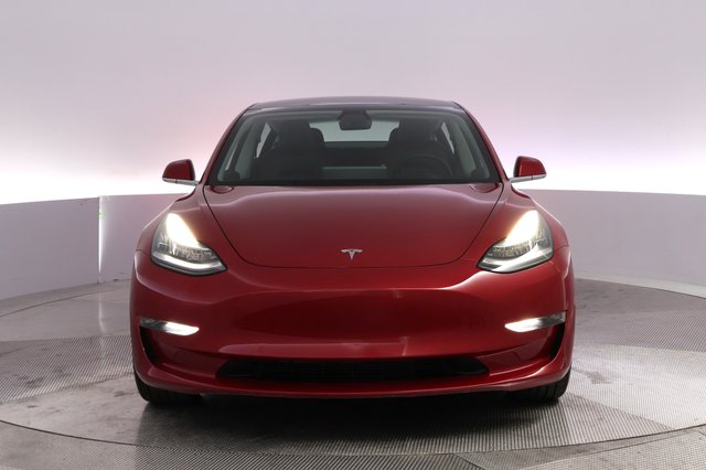 2018 Tesla Model 3 — photo 9 of 21