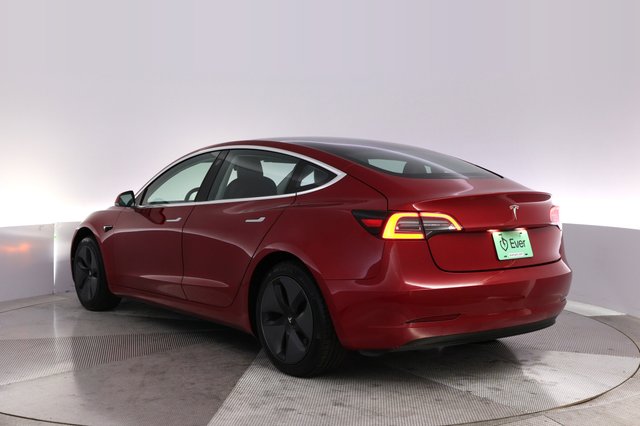 2018 Tesla Model 3 — photo 13 of 21