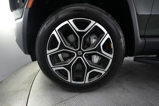 2026 Rivian R1S — photo 15 of 29
