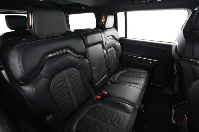 2026 Rivian R1S — photo 4 of 29