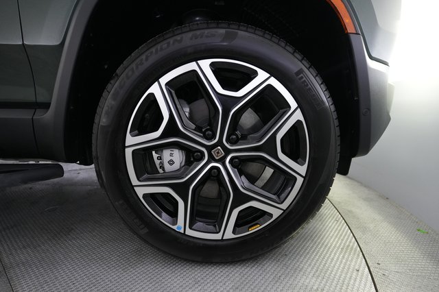 2026 Rivian R1S — photo 16 of 29