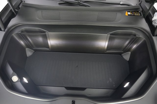 2026 Rivian R1S — photo 25 of 29