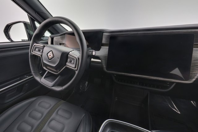 2026 Rivian R1S — photo 22 of 29