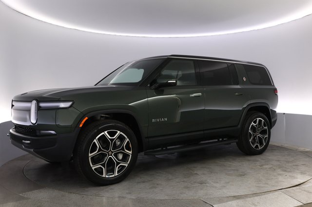 2026 Rivian R1S — photo 14 of 29