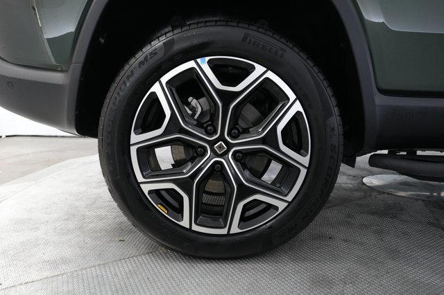 2026 Rivian R1S — photo 17 of 29