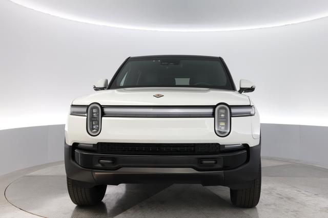 2025 Rivian R1S — photo 9 of 24