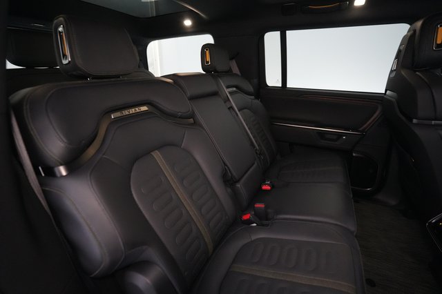 2025 Rivian R1S — photo 4 of 24