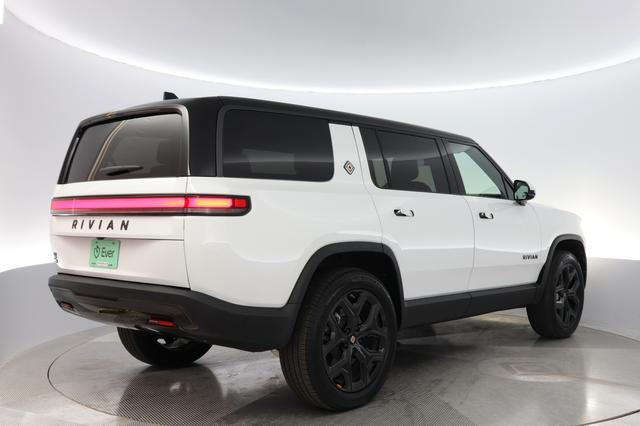 2025 Rivian R1S — photo 2 of 24