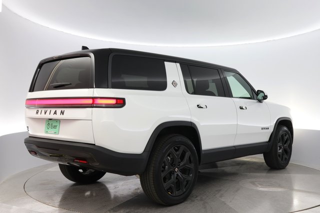 2025 Rivian R1S — photo 2 of 24