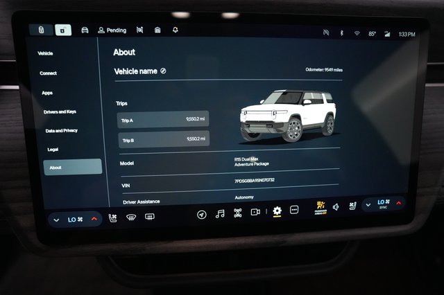 2025 Rivian R1S — photo 5 of 24
