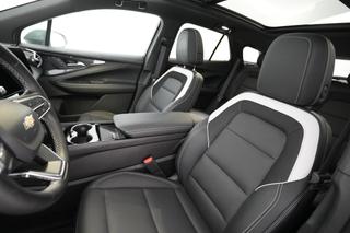 2024 Chevrolet Blazer EV — photo 3 of 23