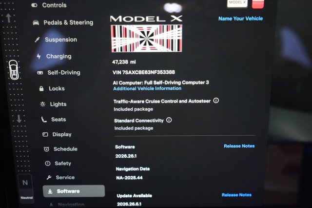 2022 Tesla Model X — photo 5 of 26