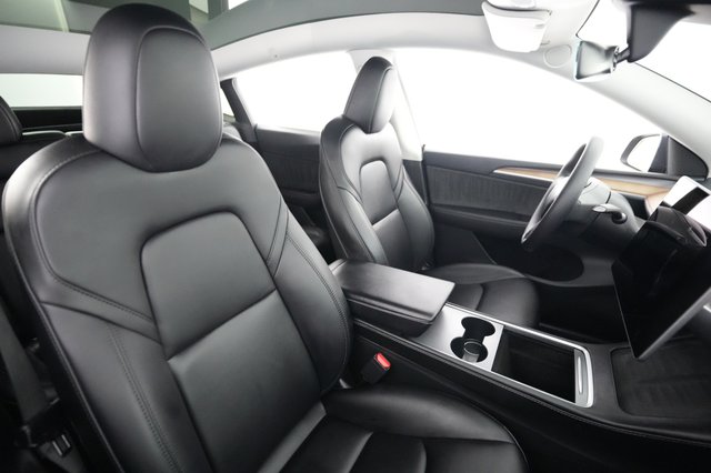 2023 Tesla Model Y — photo 18 of 24