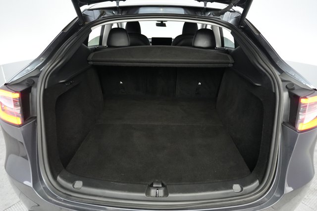 2023 Tesla Model Y — photo 6 of 24