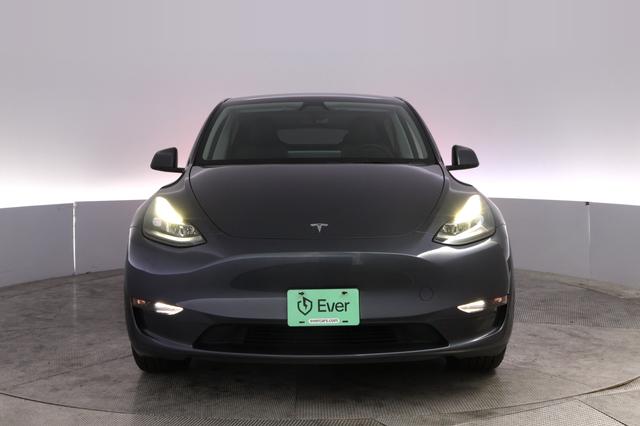 2023 Tesla Model Y — photo 9 of 24