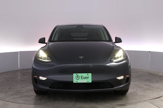 2023 Tesla Model Y — photo 9 of 24