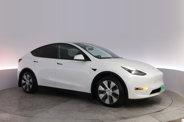 2023 Tesla Model Y — photo 11 of 26