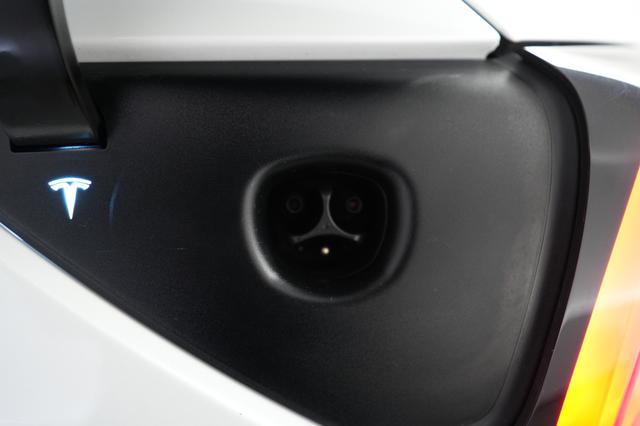 2023 Tesla Model Y — photo 8 of 26