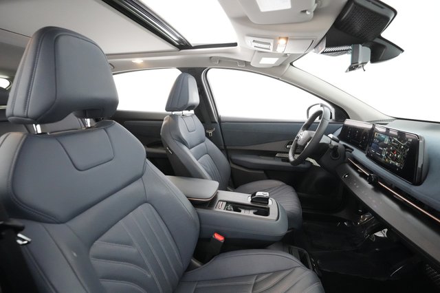 2023 Nissan Ariya — photo 21 of 27