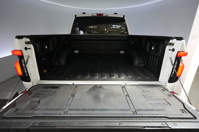 2023 Ford F-150 Lightning — photo 6 of 18