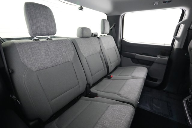 2023 Ford F-150 Lightning — photo 4 of 18