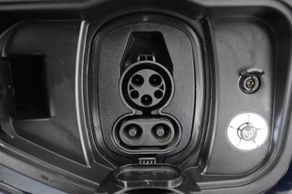2023 Ford F-150 Lightning — photo 8 of 18
