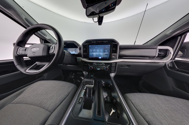 2023 Ford F-150 Lightning — photo 15 of 18