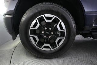 2023 Ford F-150 Lightning — photo 9 of 18