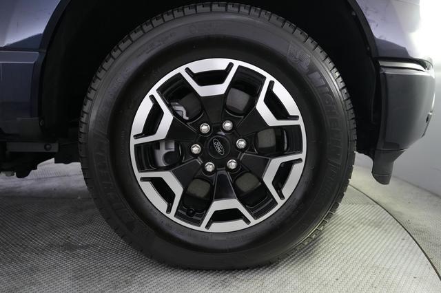 2023 Ford F-150 Lightning — photo 10 of 18