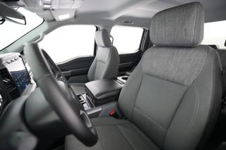 2023 Ford F-150 Lightning — photo 3 of 18