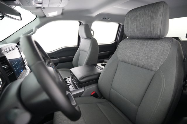 2023 Ford F-150 Lightning — photo 3 of 18