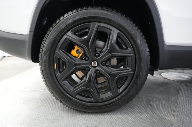2023 Rivian R1S — photo 7 of 25