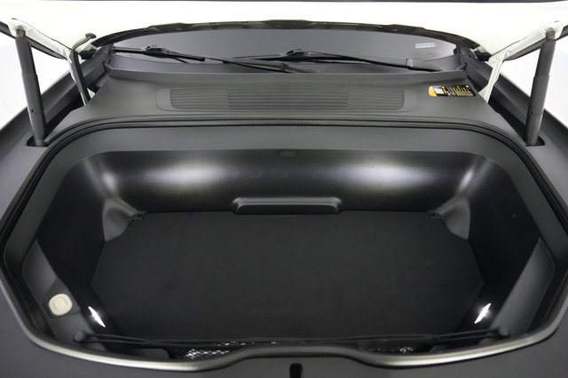 2023 Rivian R1S — photo 22 of 25
