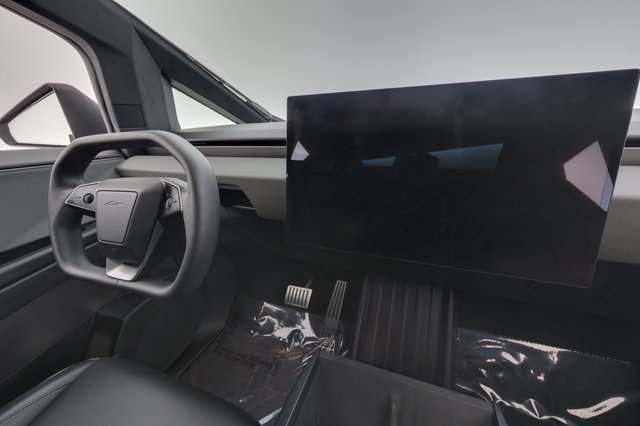 2024 Tesla Cybertruck — photo 14 of 18