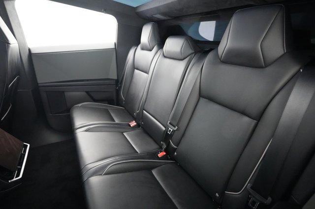 2024 Tesla Cybertruck — photo 13 of 18