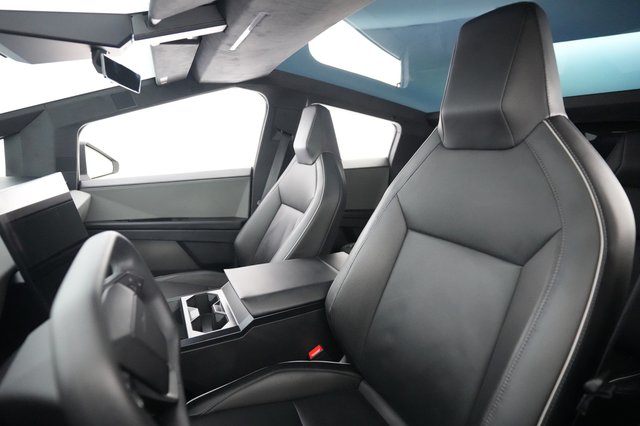 2024 Tesla Cybertruck — photo 3 of 18