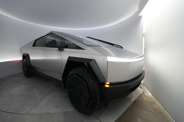 2024 Tesla Cybertruck — VIN 7G2CEHED1RA039486