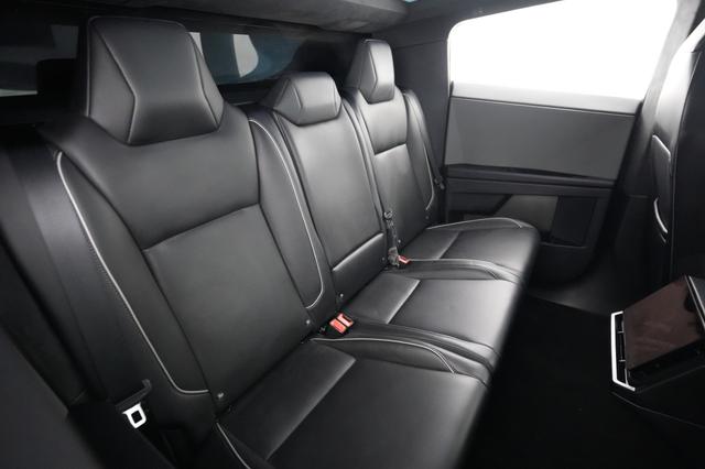 2024 Tesla Cybertruck — photo 4 of 18