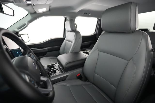2025 Ford F-150 Lightning — photo 3 of 22