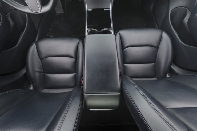 2018 Tesla Model 3 — photo 22 of 24
