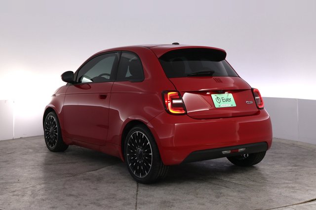 2024 Fiat 500e — photo 13 of 23