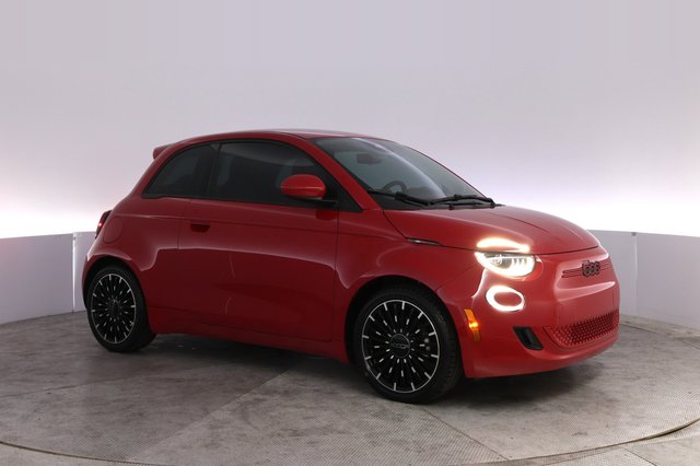 2024 Fiat 500e — photo 11 of 23