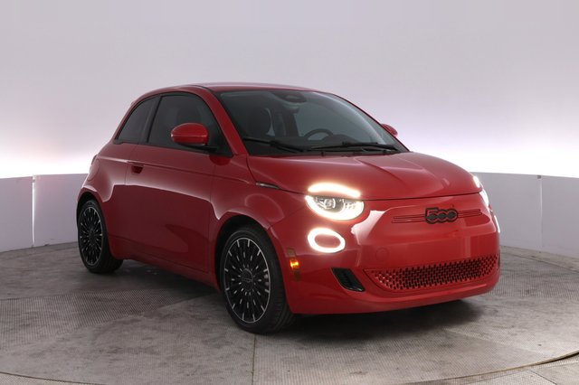2024 Fiat 500e — photo 10 of 23