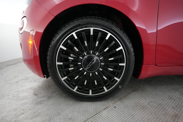 2024 Fiat 500e — photo 15 of 23