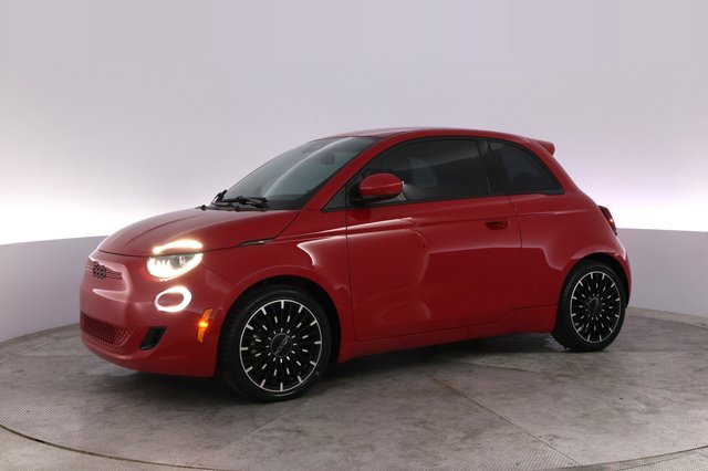 2024 Fiat 500e — photo 14 of 23