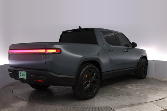 2025 Rivian R1T — photo 2 of 22
