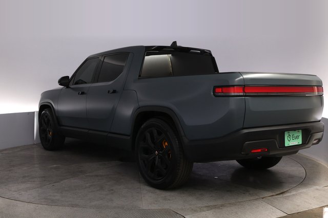 2025 Rivian R1T — photo 13 of 22