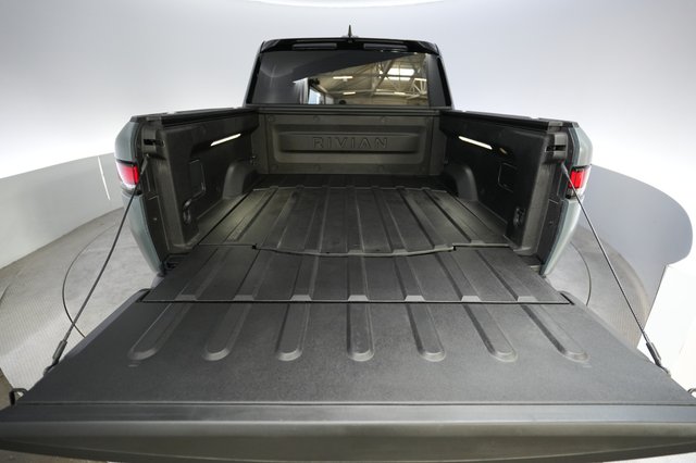 2025 Rivian R1T — photo 6 of 22